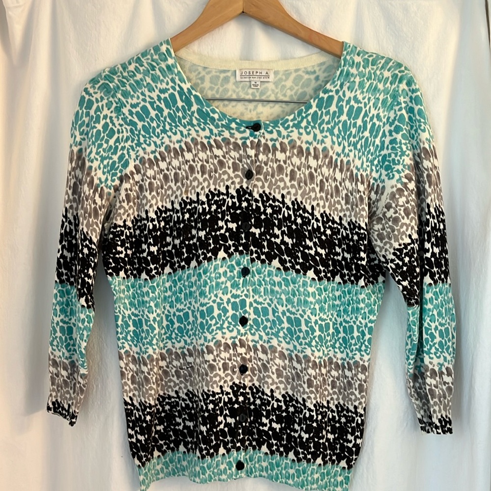 Medium Joseph A front buttoned cardigan.